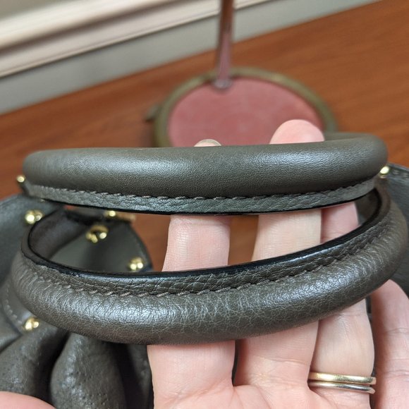 Auth Louis Vuitton taupe Mahina Leather - Picture 9 of 12